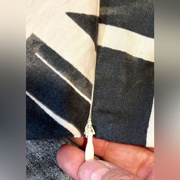 ZARA Twist Crop Charcoal/Cream Abstract Tropical Print Resort Wear Top Sz XS🧡 - Picture 9 of 13